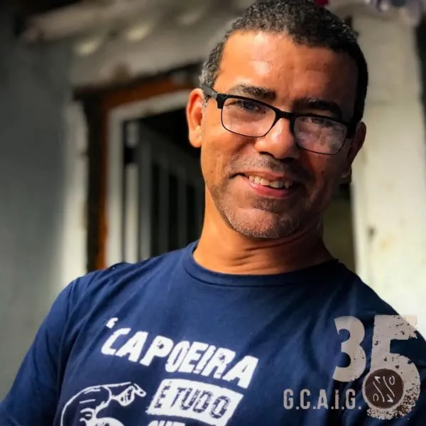 Mestre Marrom Oliveira